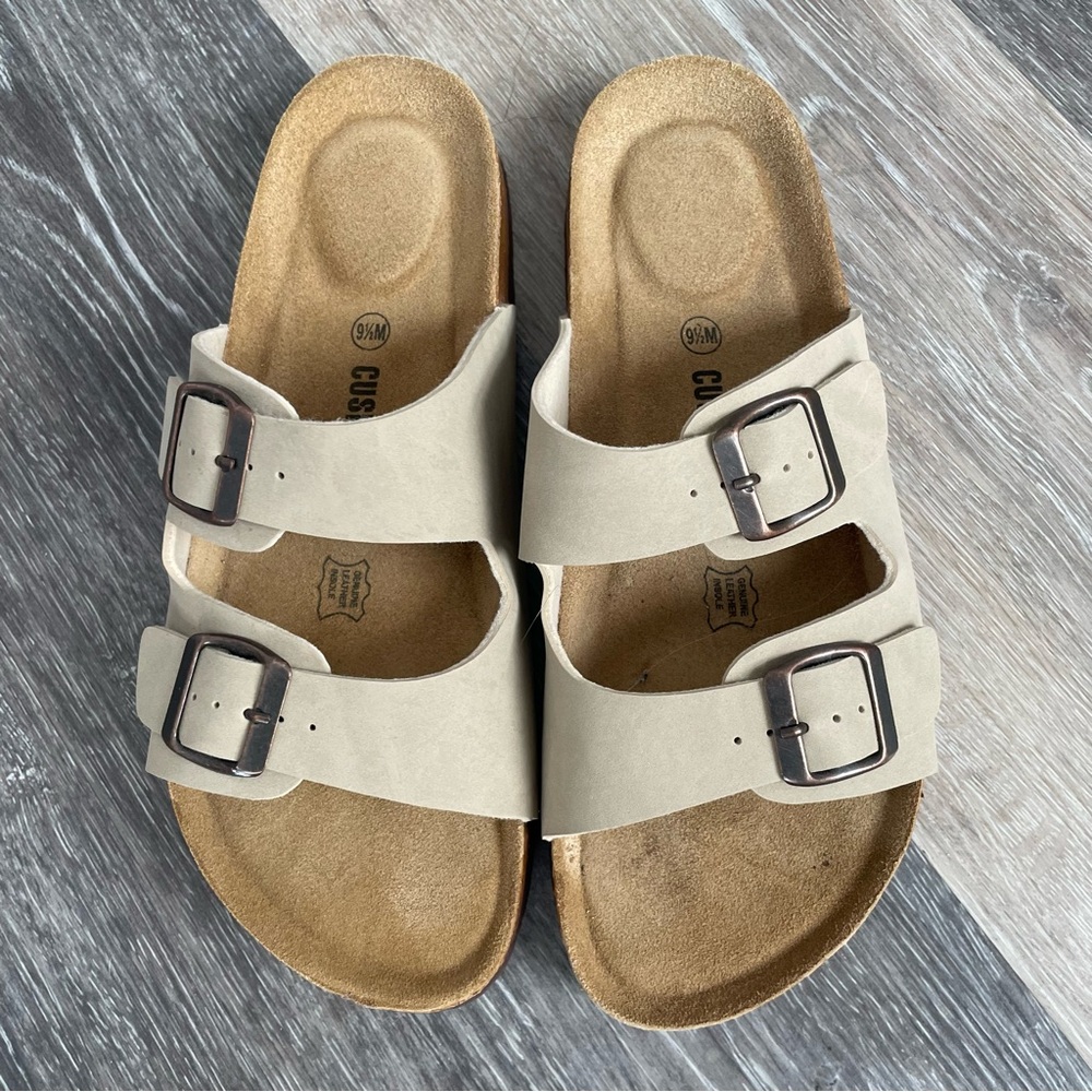 CUSHIONAIRE Lane Cork Footbed Sandals Stone Size 9.5 - Picture 2 of 6